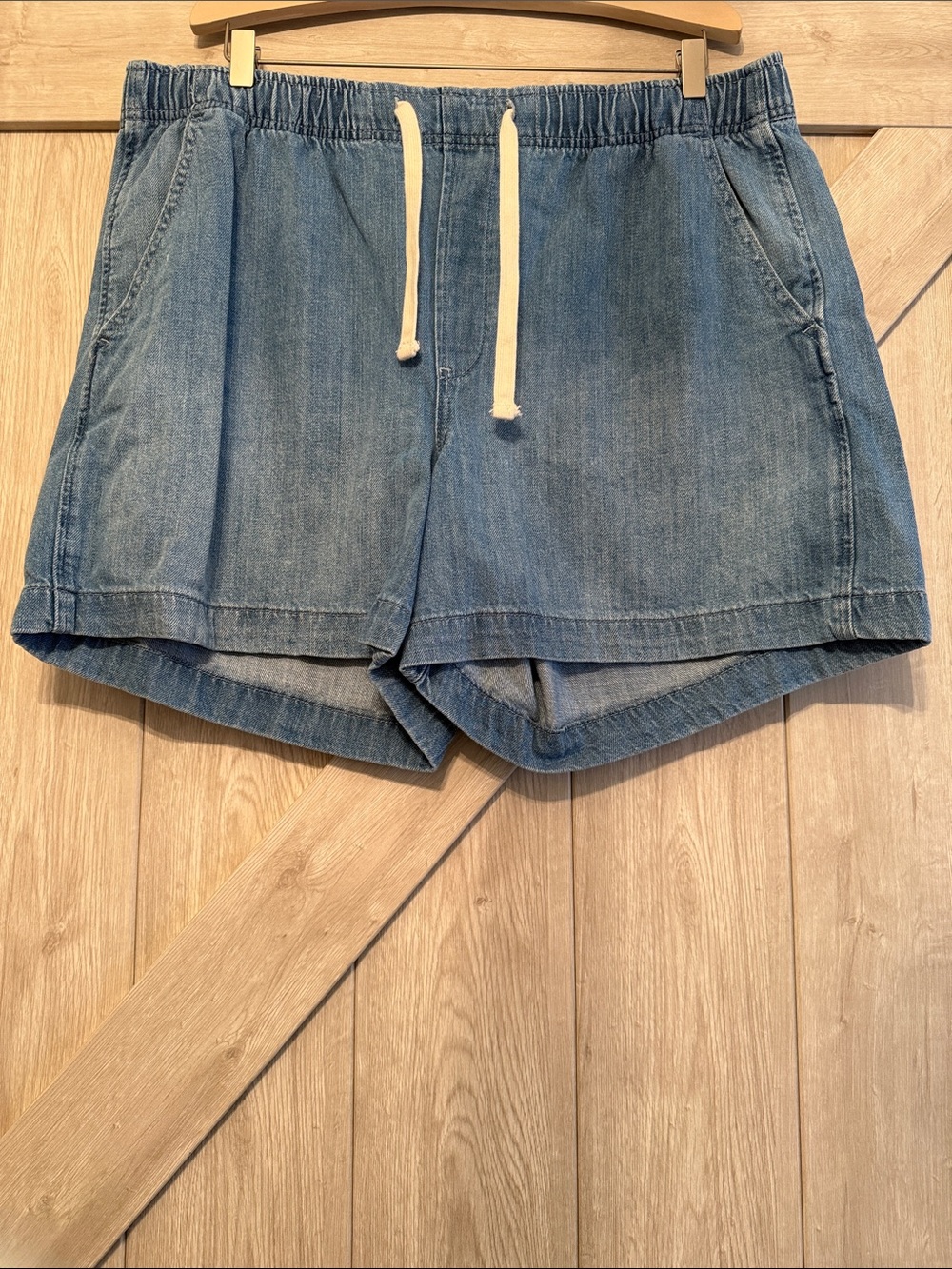 GAP Light Denim Elastic Waist Jean Shorts with Cream Drawstring